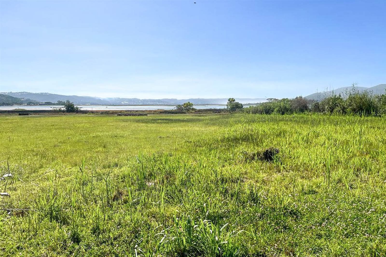 2739 m² Land available in Belvidere photo number 2