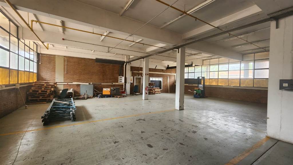 1300  m² Industrial space in Roseville photo number 6