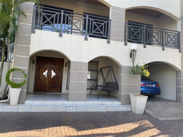 4 Bedroom House 4 Bedroom House