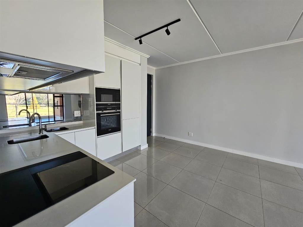 2 Bed Apartment in Sandringham photo number 2