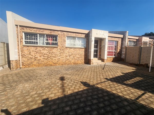2 Bedroom House 2 Bedroom House