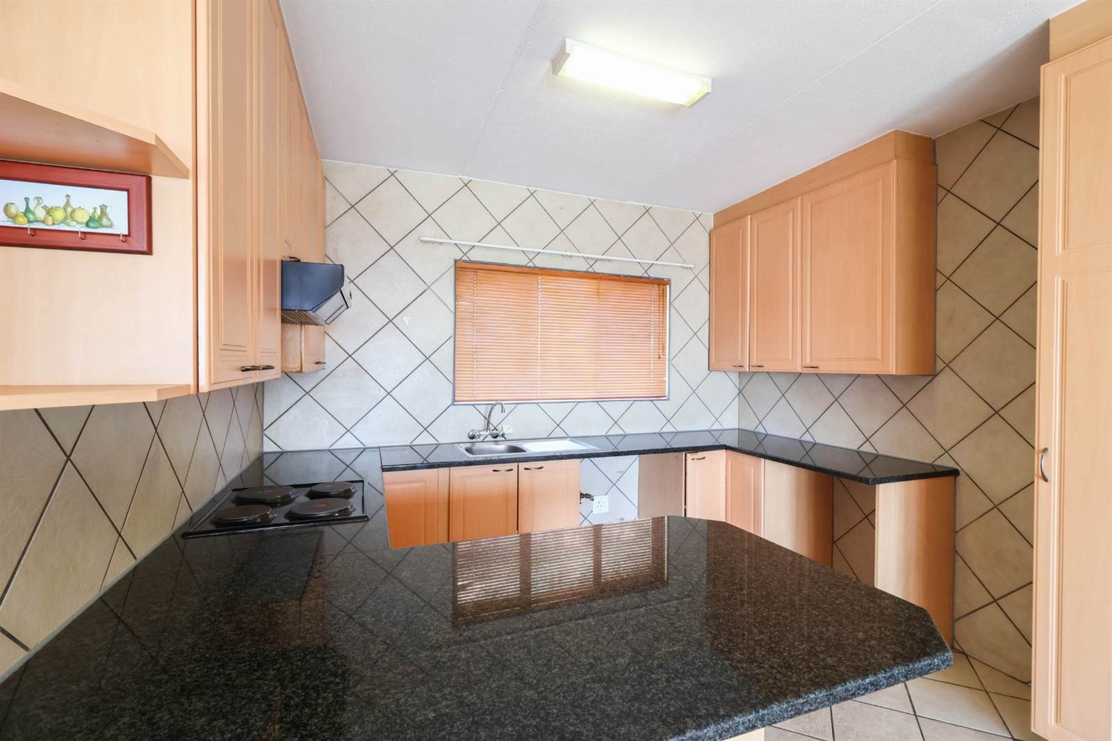 3 Bed Apartment in Constantia Kloof photo number 9