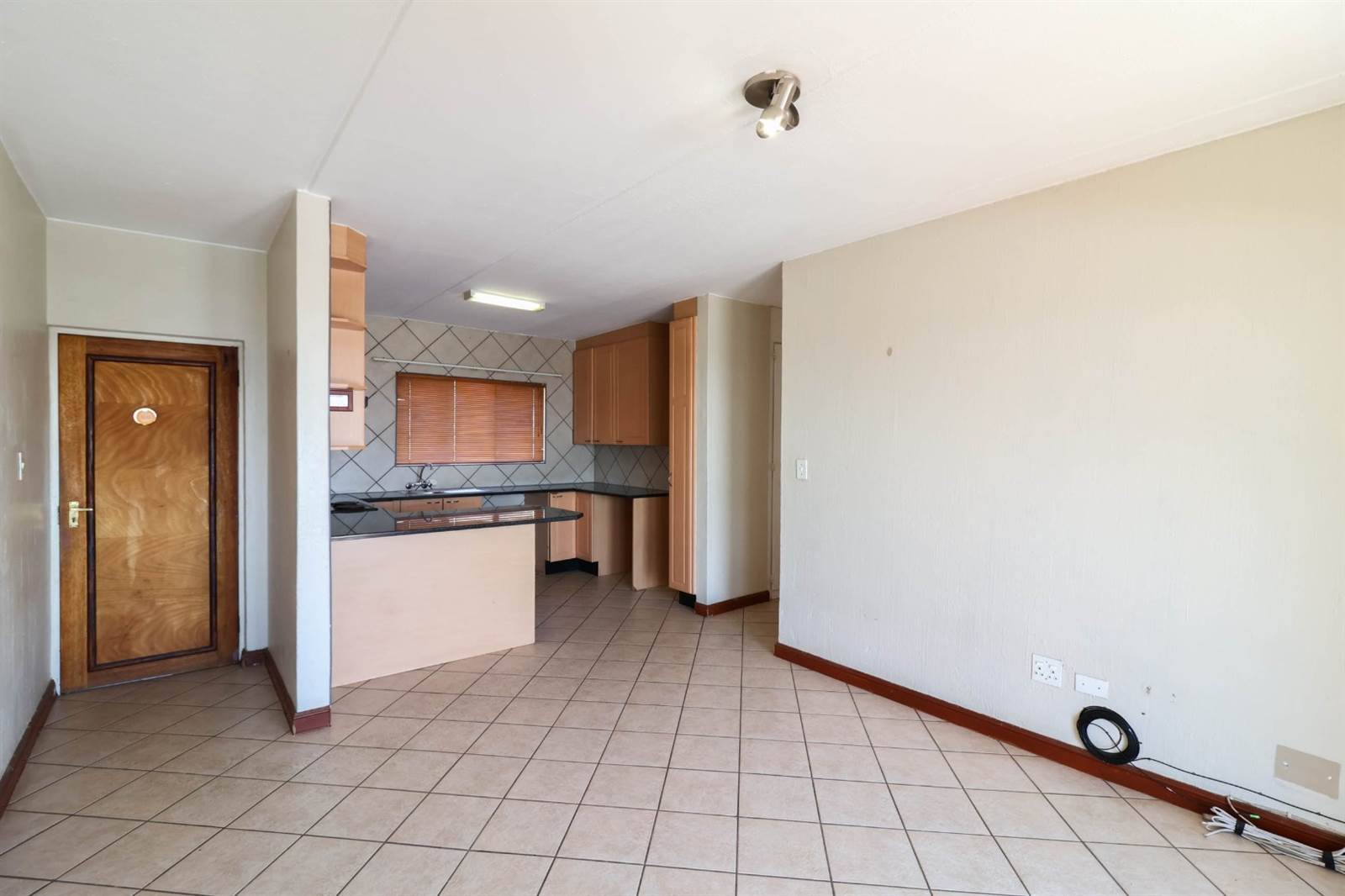 3 Bed Apartment in Constantia Kloof photo number 5