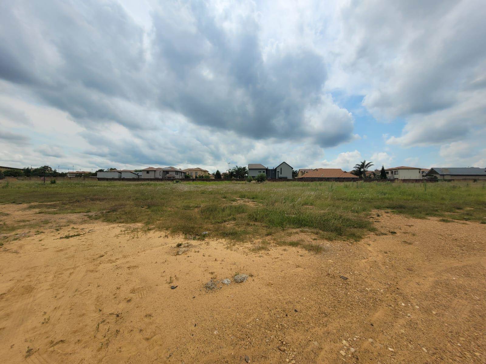 4037 m² Land available in Glen Marais photo number 2