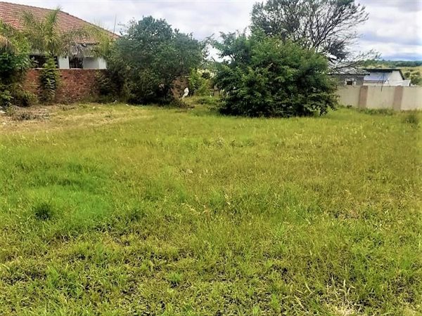 735 m² Land available in Bendor
