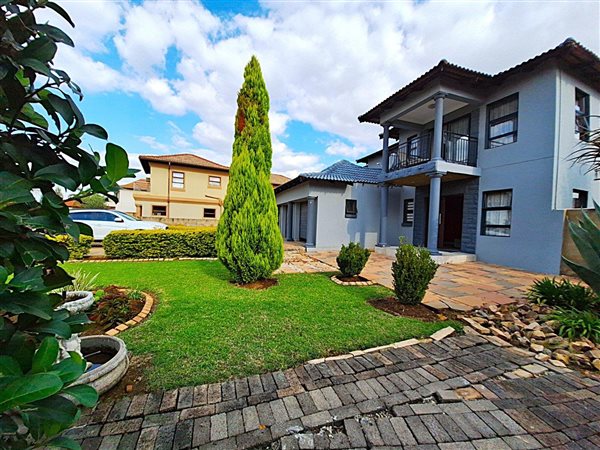 4 Bedroom House 4 Bedroom House