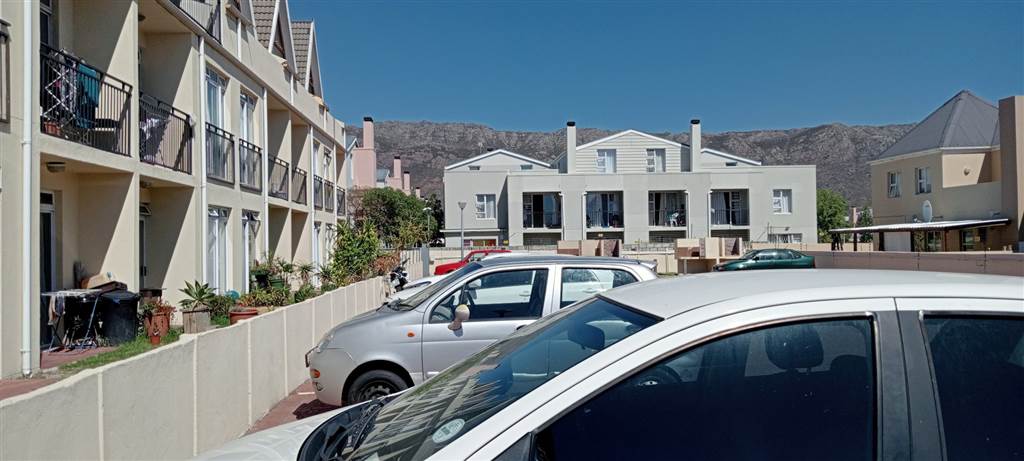 2 Bed Apartment in Gordons Bay Central photo number 25