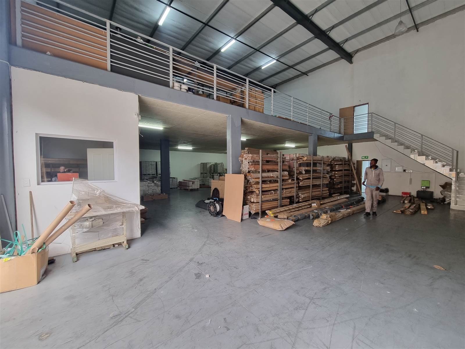 1000  m² Industrial space in Ormonde photo number 2