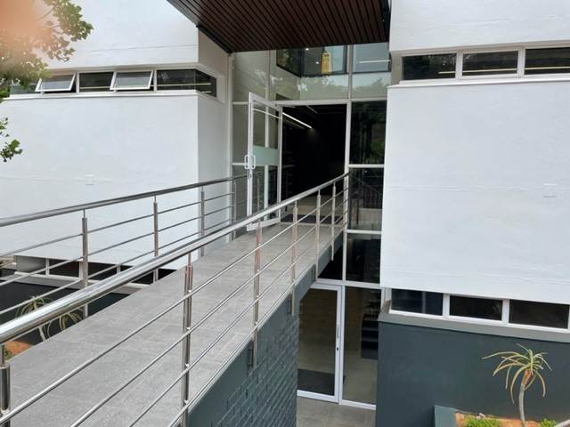 186  m² Commercial space in La Lucia photo number 12