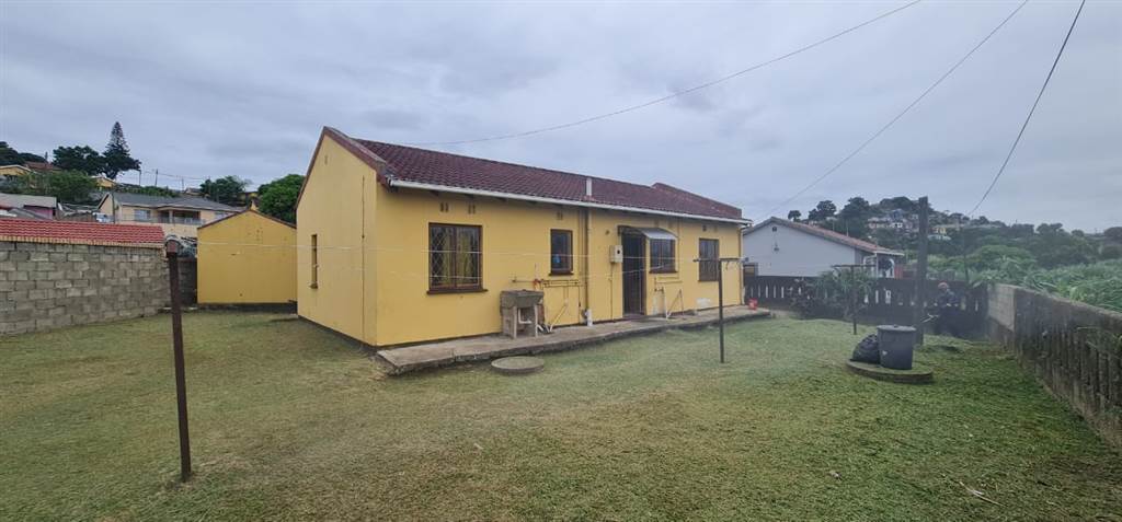 3 Bed House in Umlazi photo number 3