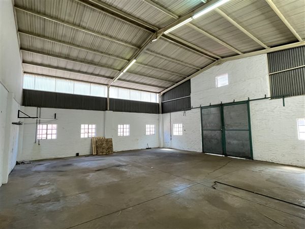 180  m² Industrial space