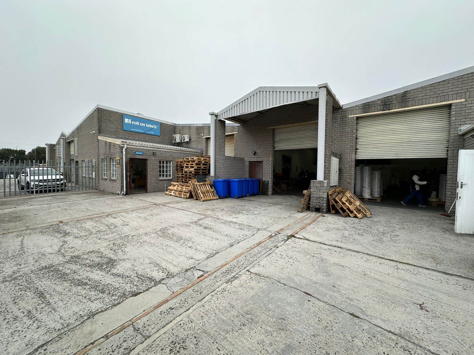 1110  m² Industrial space in Ottery photo number 3