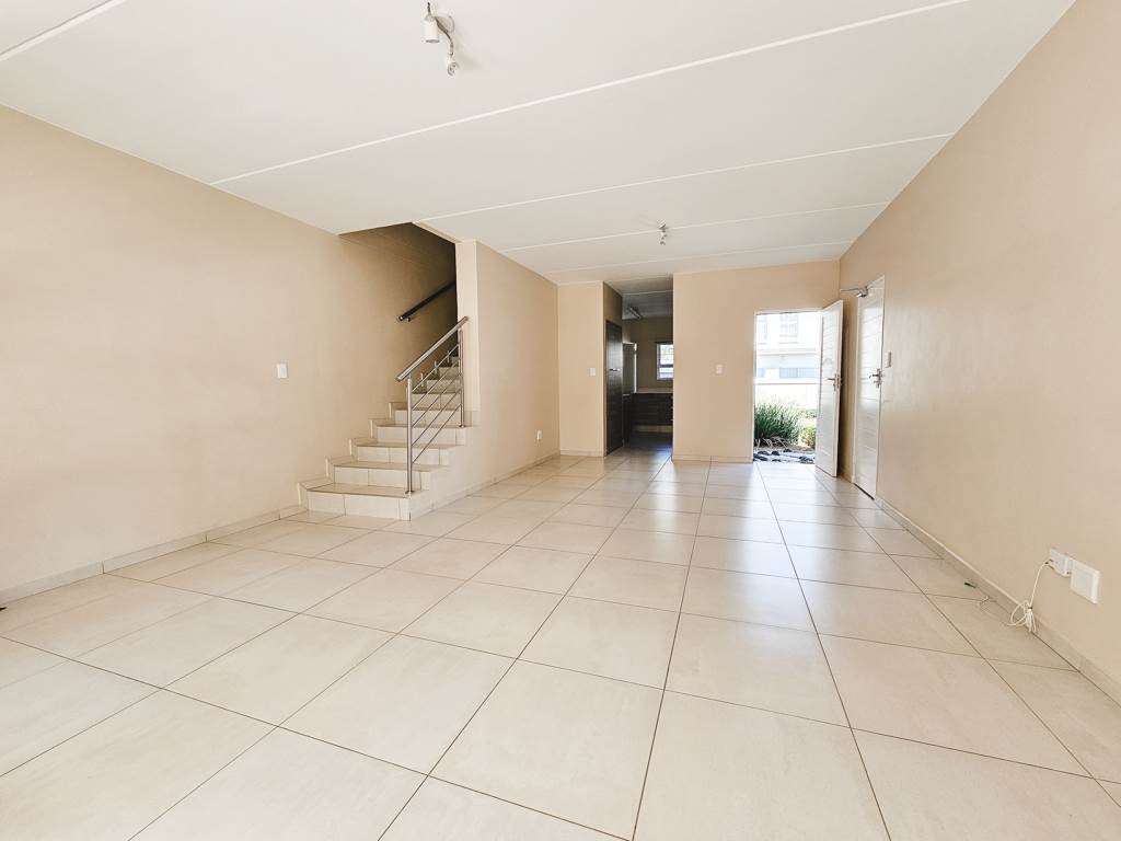 3 Bed Cluster in Fourways photo number 4