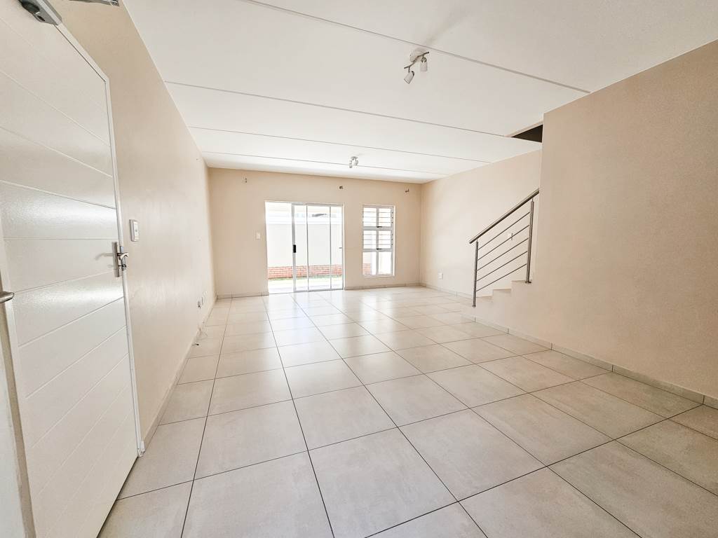 3 Bed Cluster in Fourways photo number 3