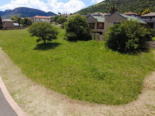 690 m² Land