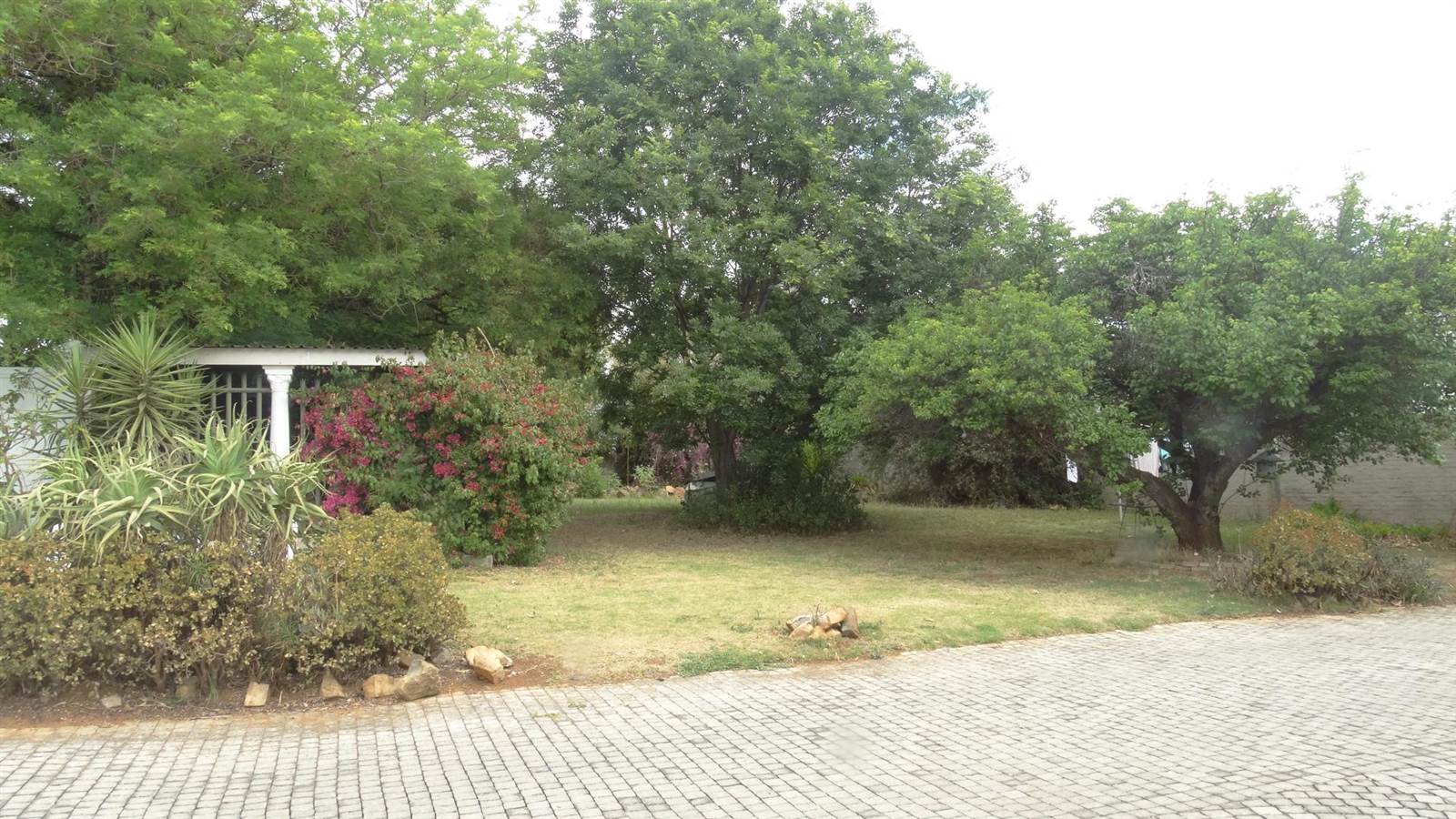 1081 m² Land available in Linden photo number 3