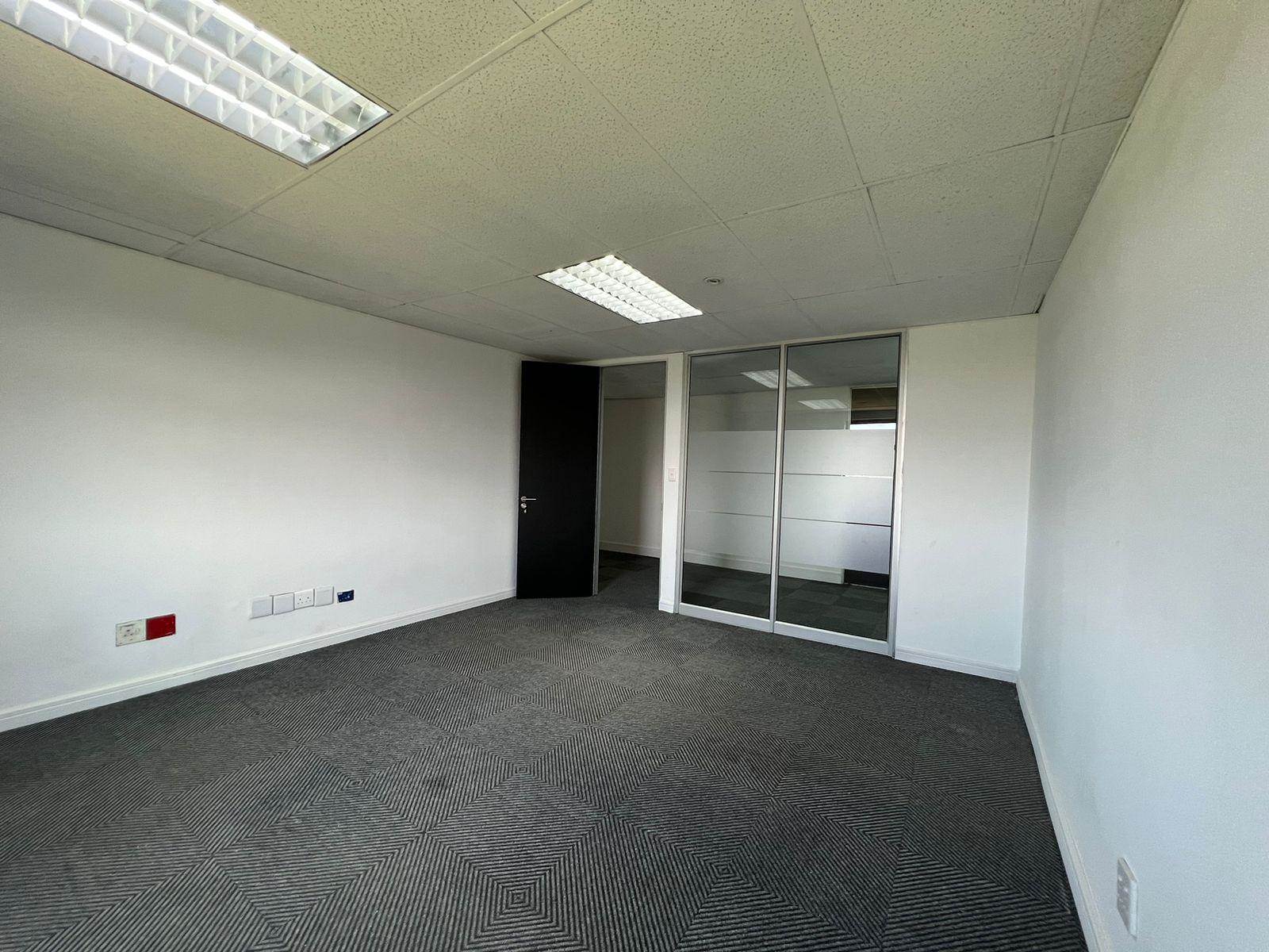 24  m² Commercial space in Woodmead photo number 19