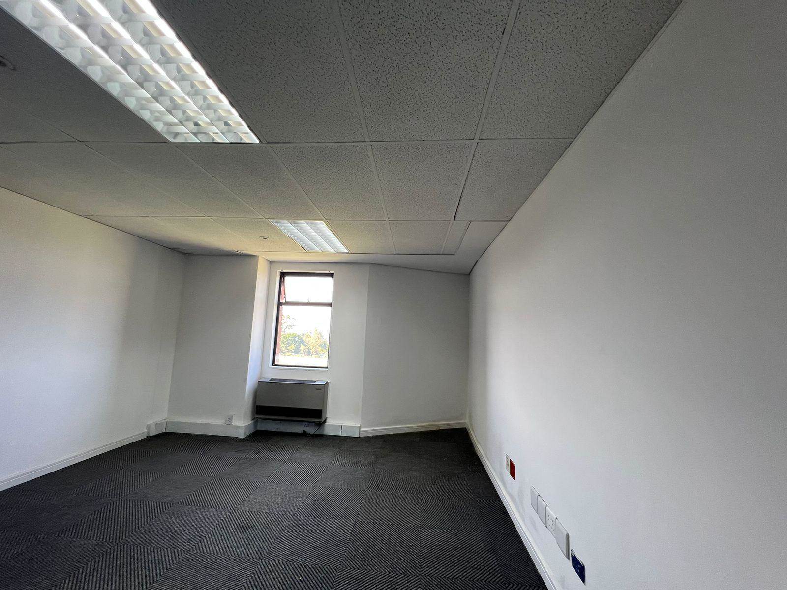 24  m² Commercial space in Woodmead photo number 14