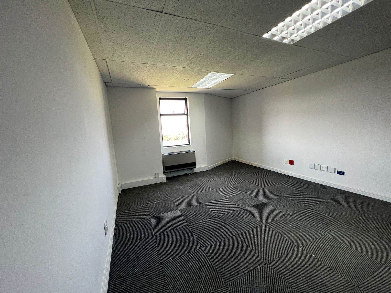 24  m² Commercial space in Woodmead photo number 16