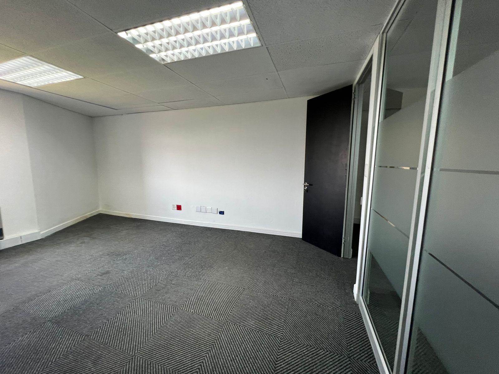 24  m² Commercial space in Woodmead photo number 11