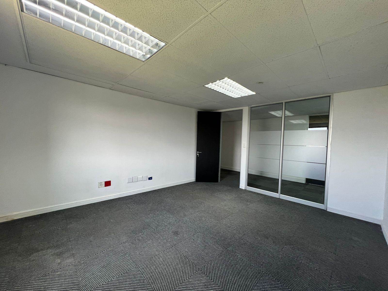 24  m² Commercial space in Woodmead photo number 17