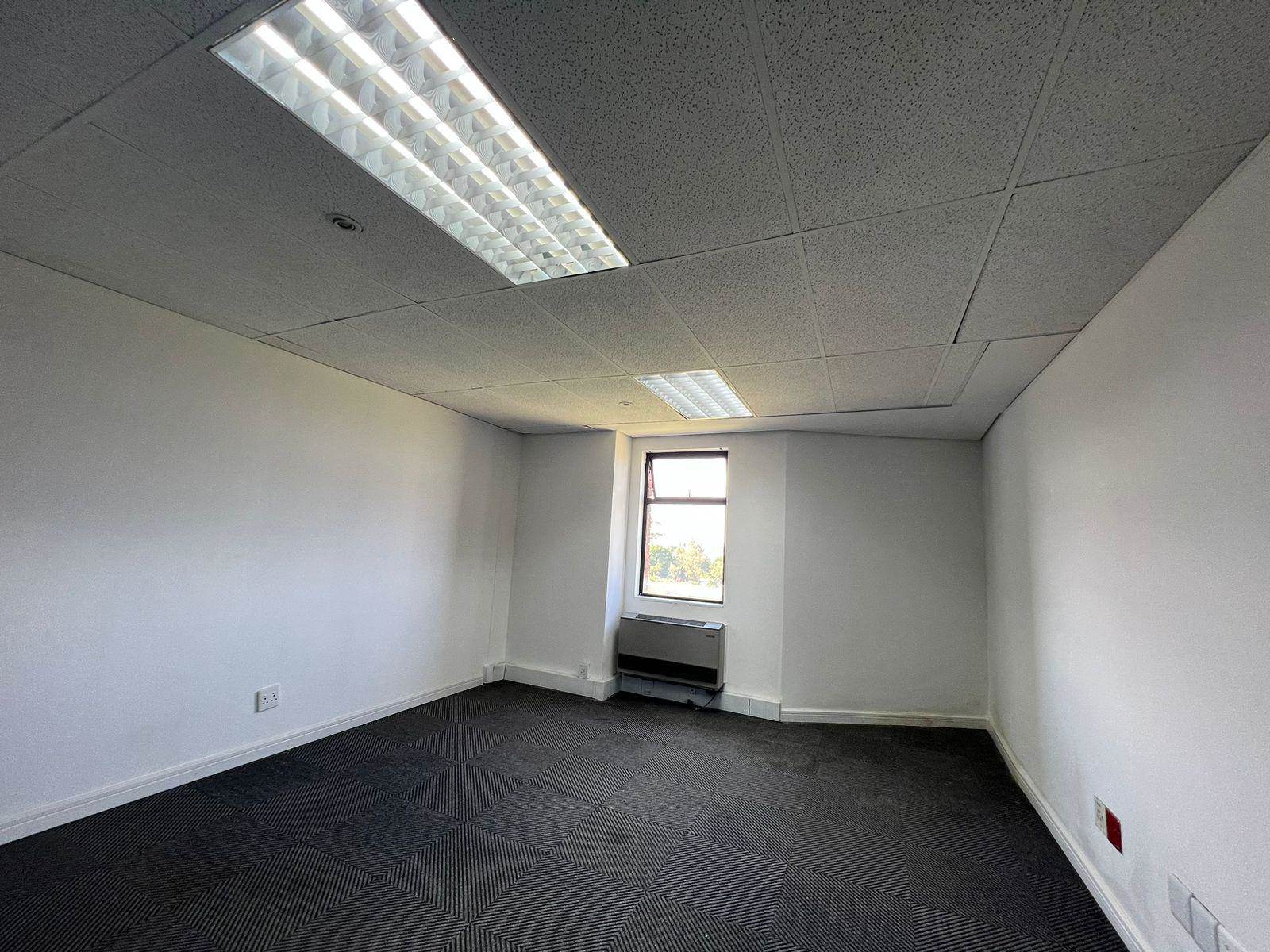 24  m² Commercial space in Woodmead photo number 12
