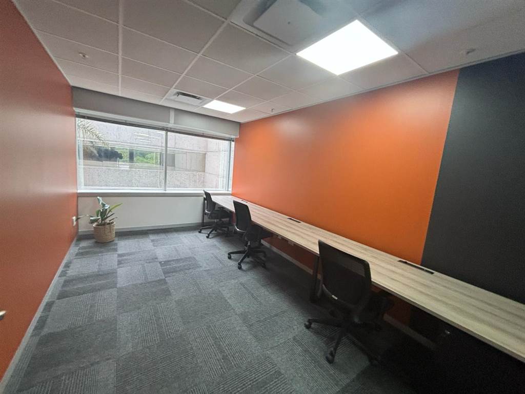 340  m² Commercial space in Rosebank photo number 8