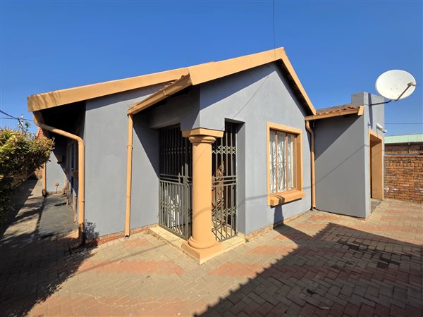 3 Bedroom House 3 Bedroom House