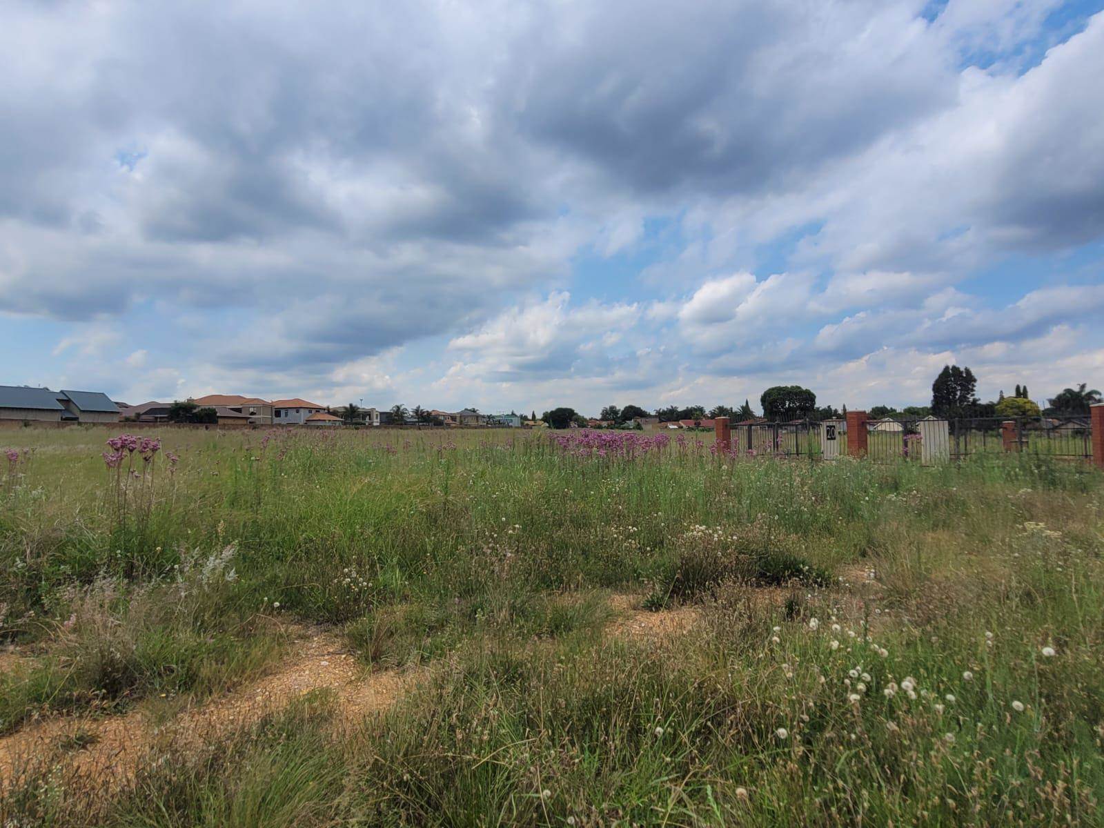 2713 m² Land available in Glen Marais photo number 8