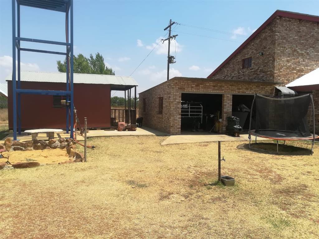 24 ha Farm in Potchefstroom Central photo number 3