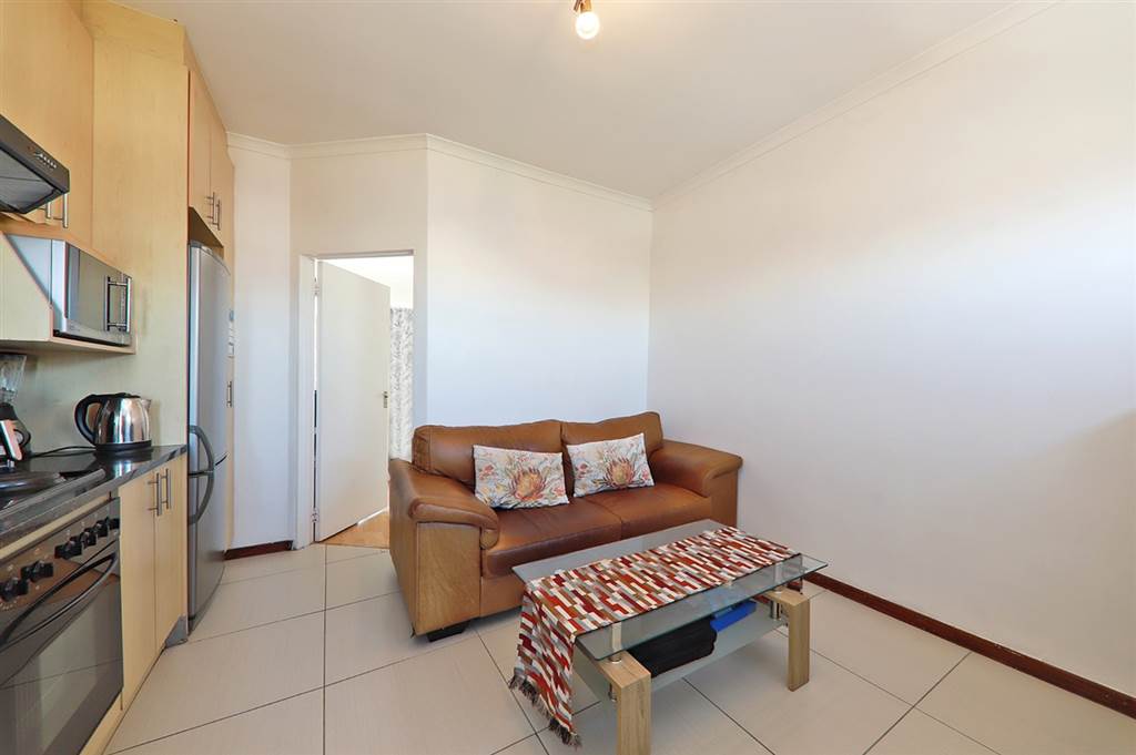 1 Bed Apartment in Blouberg Sands photo number 7