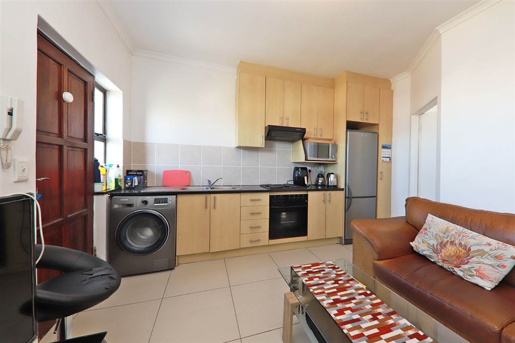 1 Bed Apartment in Blouberg Sands photo number 4