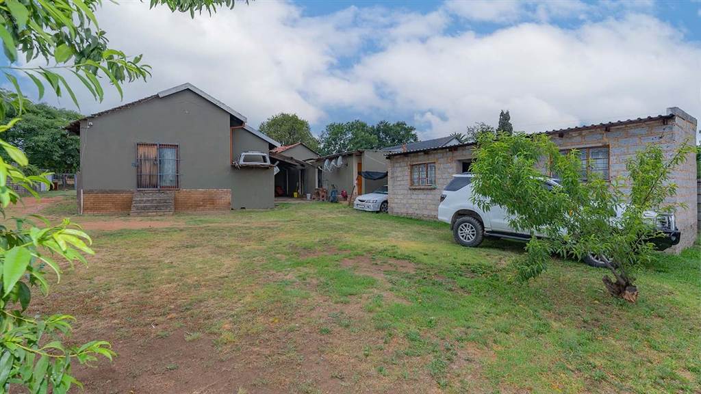 House in Kempton Park Central photo number 5