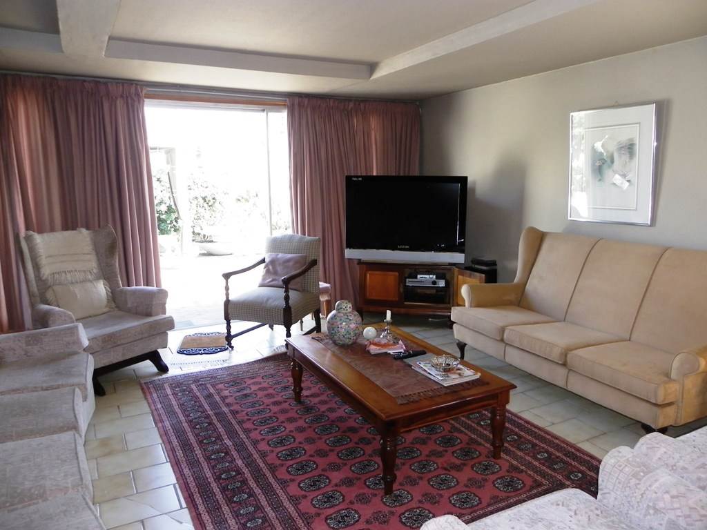 4 Bed House in Harrismith photo number 25