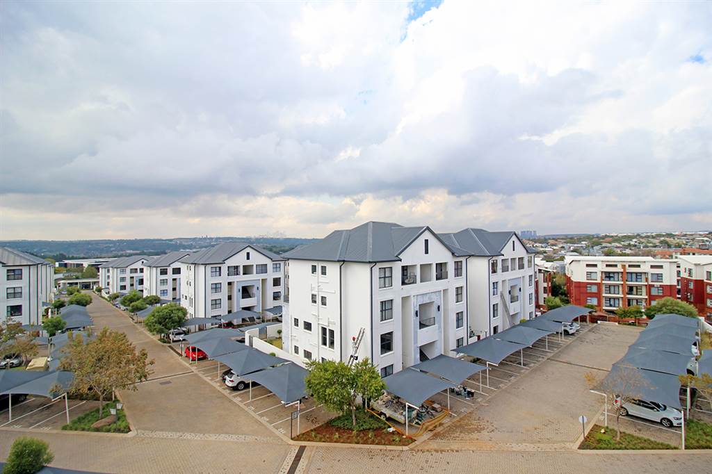 1 Bed Apartment in Greenstone Hill photo number 17