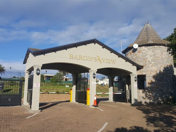 845 m² Land available in Plettenberg Bay