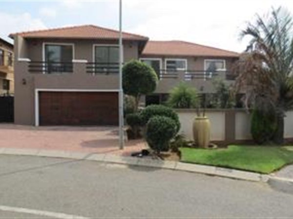 5 Bed House in Edenvale