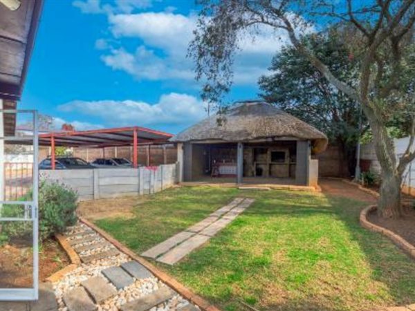 4 Bedroom House 4 Bedroom House