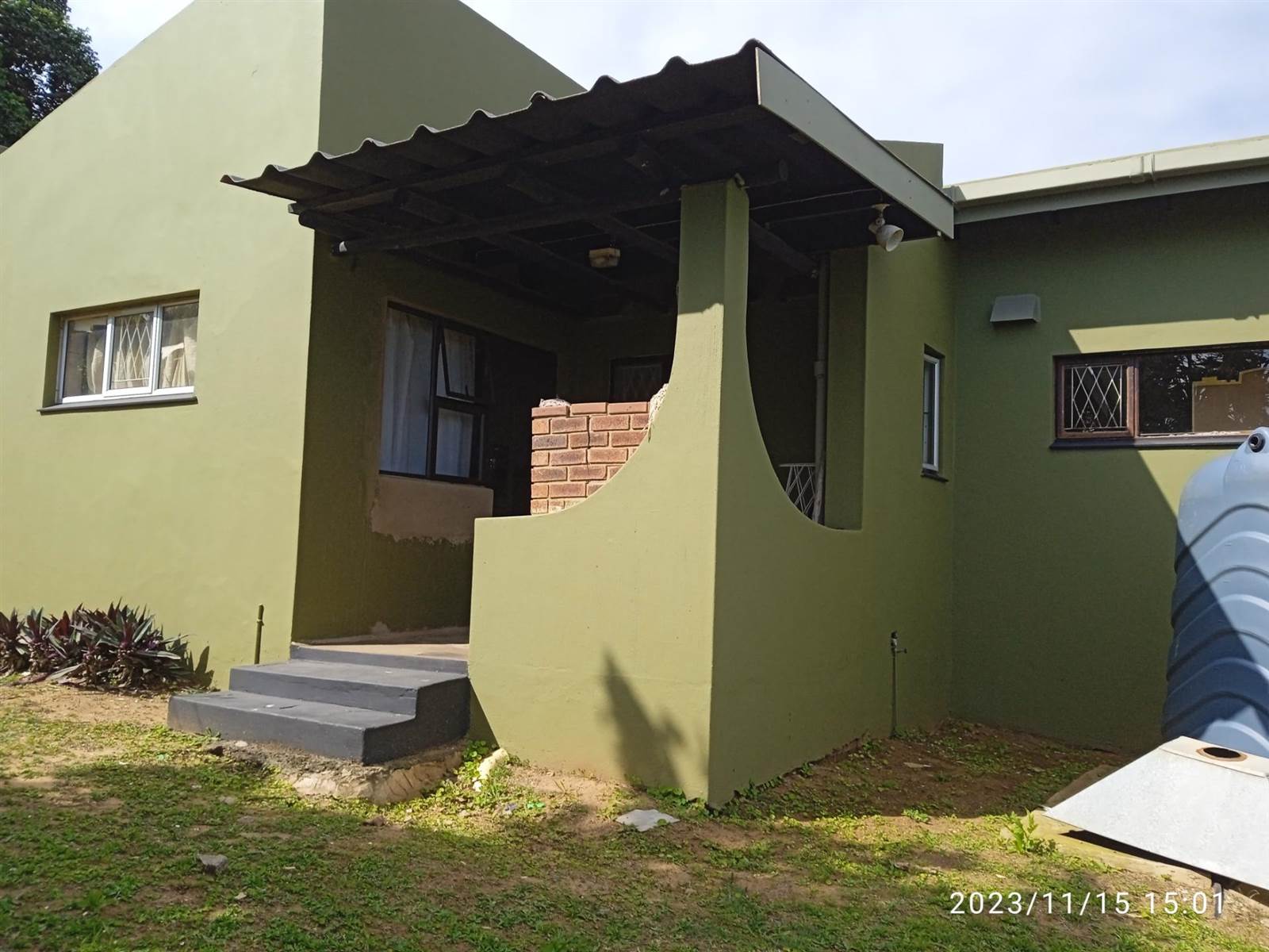 2 Bed Apartment in Umtentweni photo number 1