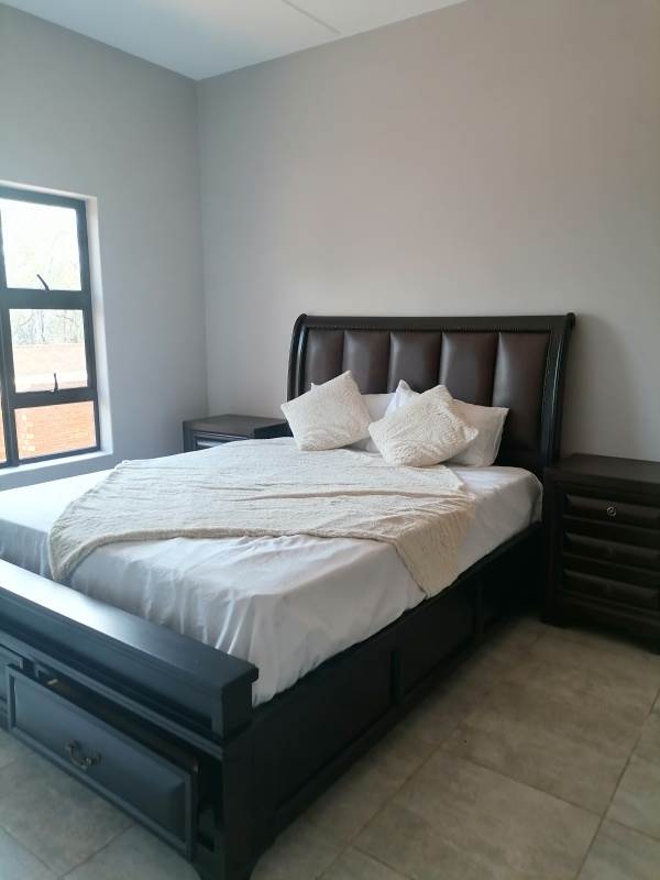3 Bed Apartment in Witbank Central photo number 6