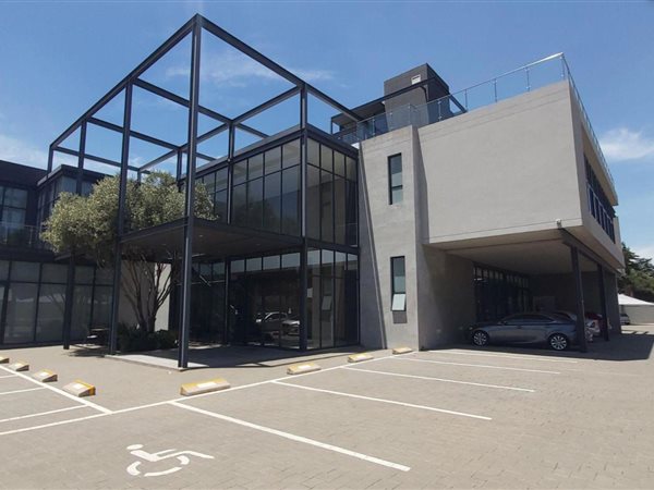 224  m² Office Space in Bedfordview