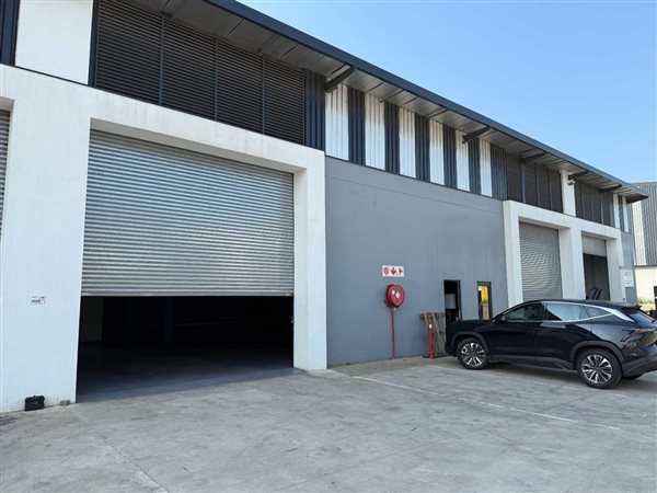215  m² Commercial space