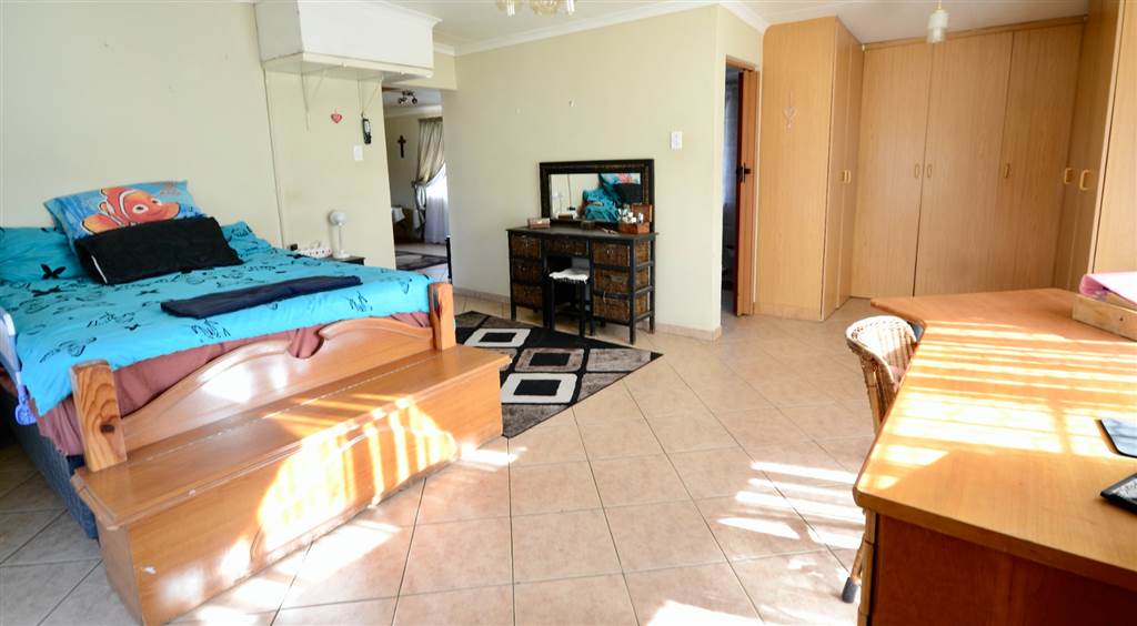 3 Bed House in Roodepoort Central photo number 26