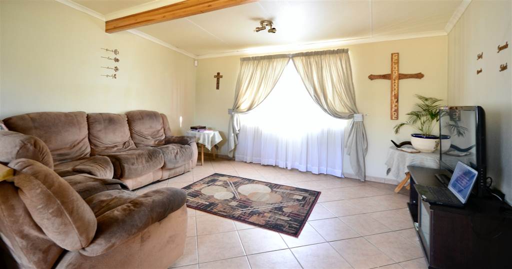 3 Bed House in Roodepoort Central photo number 20
