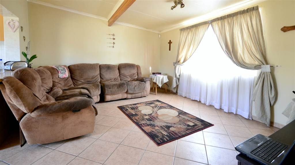 3 Bed House in Roodepoort Central photo number 21