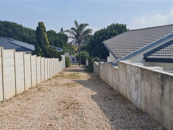 1200 m² Land available in Linkside