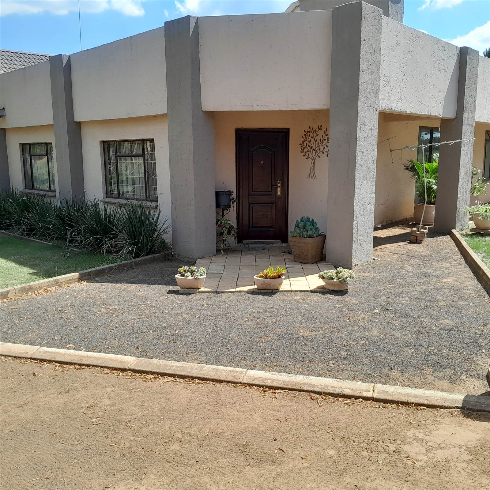 3 Bed House in Zuurfontein photo number 1