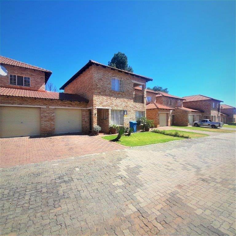 3 Bed Duplex in Waterval East photo number 18