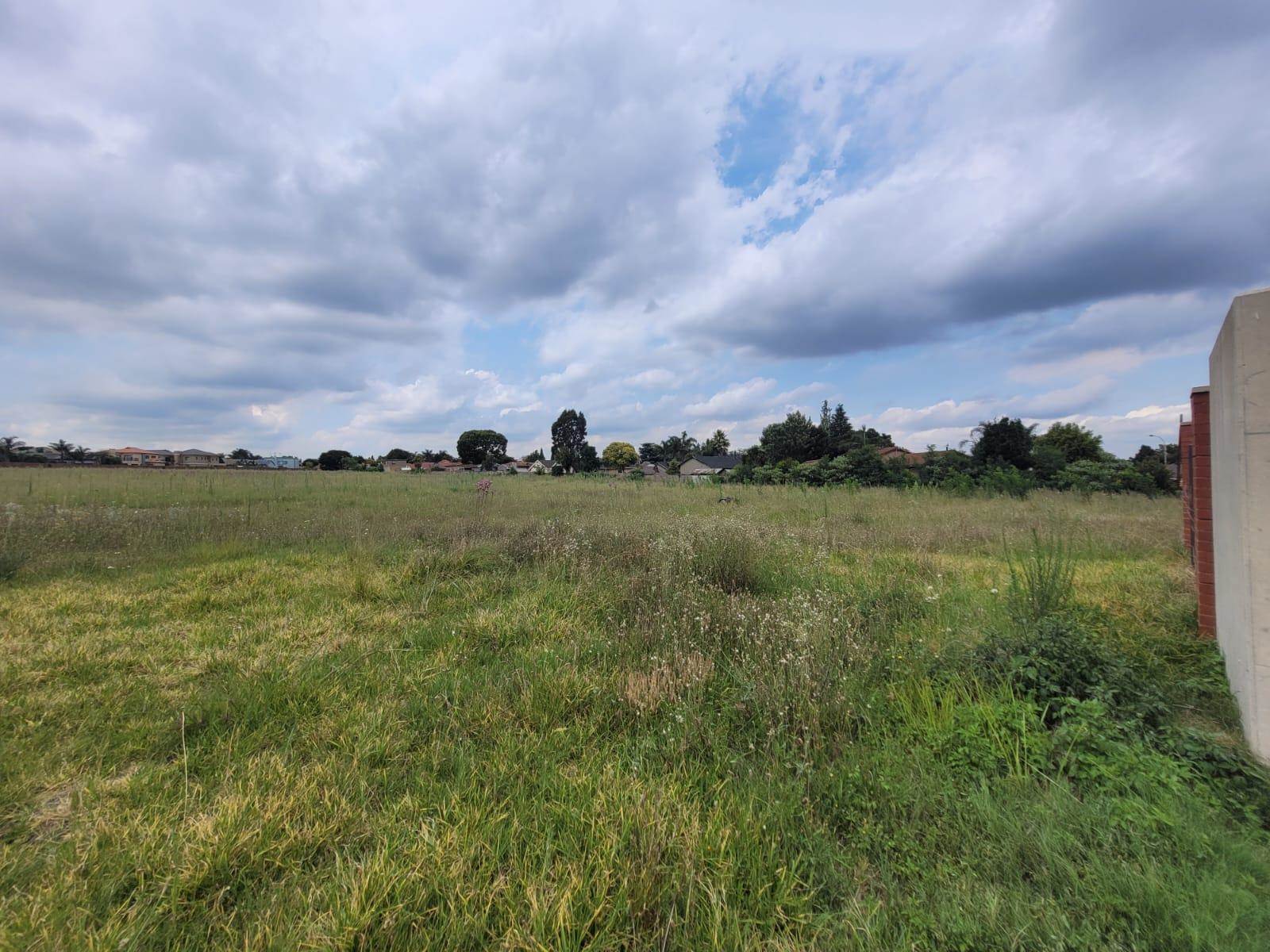 5620 m² Land available in Glen Marais photo number 7