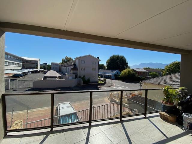 2 Bed Apartment in Paarl Central East photo number 13